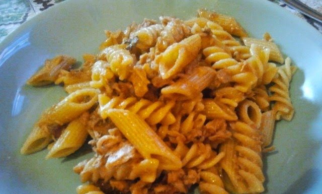 Pasta al tonno e fiori di zucca