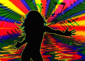 Come vestirsi per una serata in discoteca: gli outfit consigliati per ogni occasione