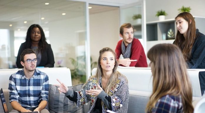 Come ascoltare attivamente per conoscere le reali esigenze del tuo interlocutore