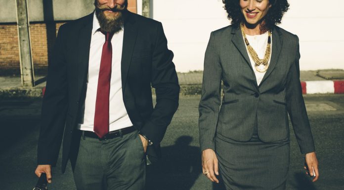 Come vestire ad una conferenza