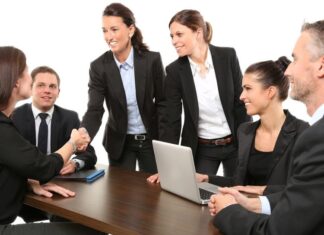Cos’è la talent attraction e come sfruttarla per rendere la tua azienda più attraente agli occhi dei talenti Cos'è la talent attraction