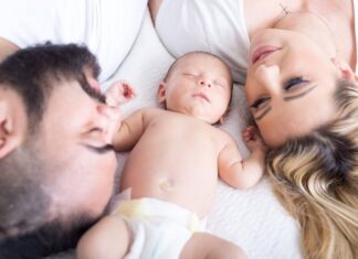 Cos’è il co-sleeping: una pratica che fa bene o no al bambino? cos'è il co-sleeping