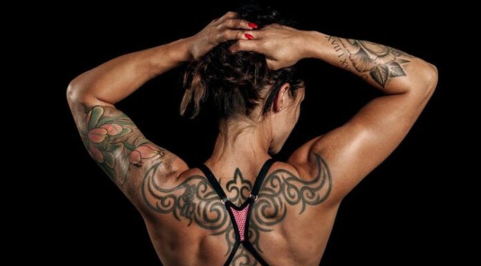 Tatuaggi per donne lavoratrici: quando rappresentano un problema? tatuaggi per donne lavoratrici