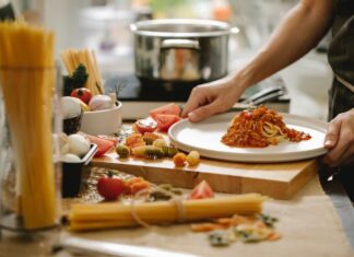 Donna lavoratrice e uomo casalingo: come gestire il rapporto? donna lavoratrice