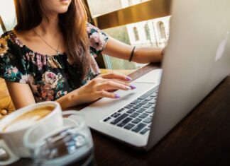 Smart working: opportunità e sfide per le mamme