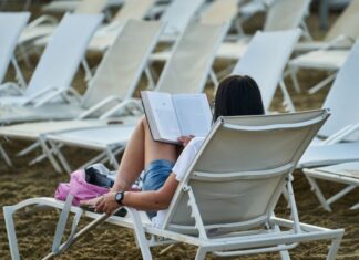 Letture sotto l’ombrellone: 5 libri che ogni donna in carriera dovrebbe leggere quest’estate cosa leggere sotto l'ombrellone